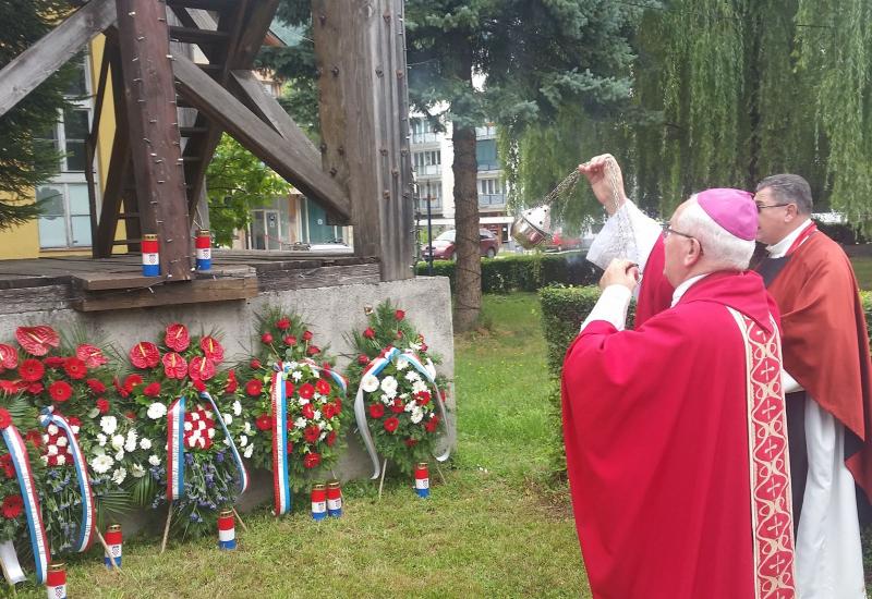 Molitveno obilježen Dan mučenika u Drvaru